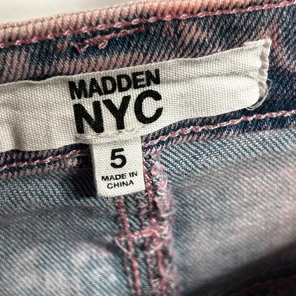 WOMENS SIZE 5 WAIST 29 MADDEN NYC PINK BLUE DISTRESSED DENIM JEAN SHORTS